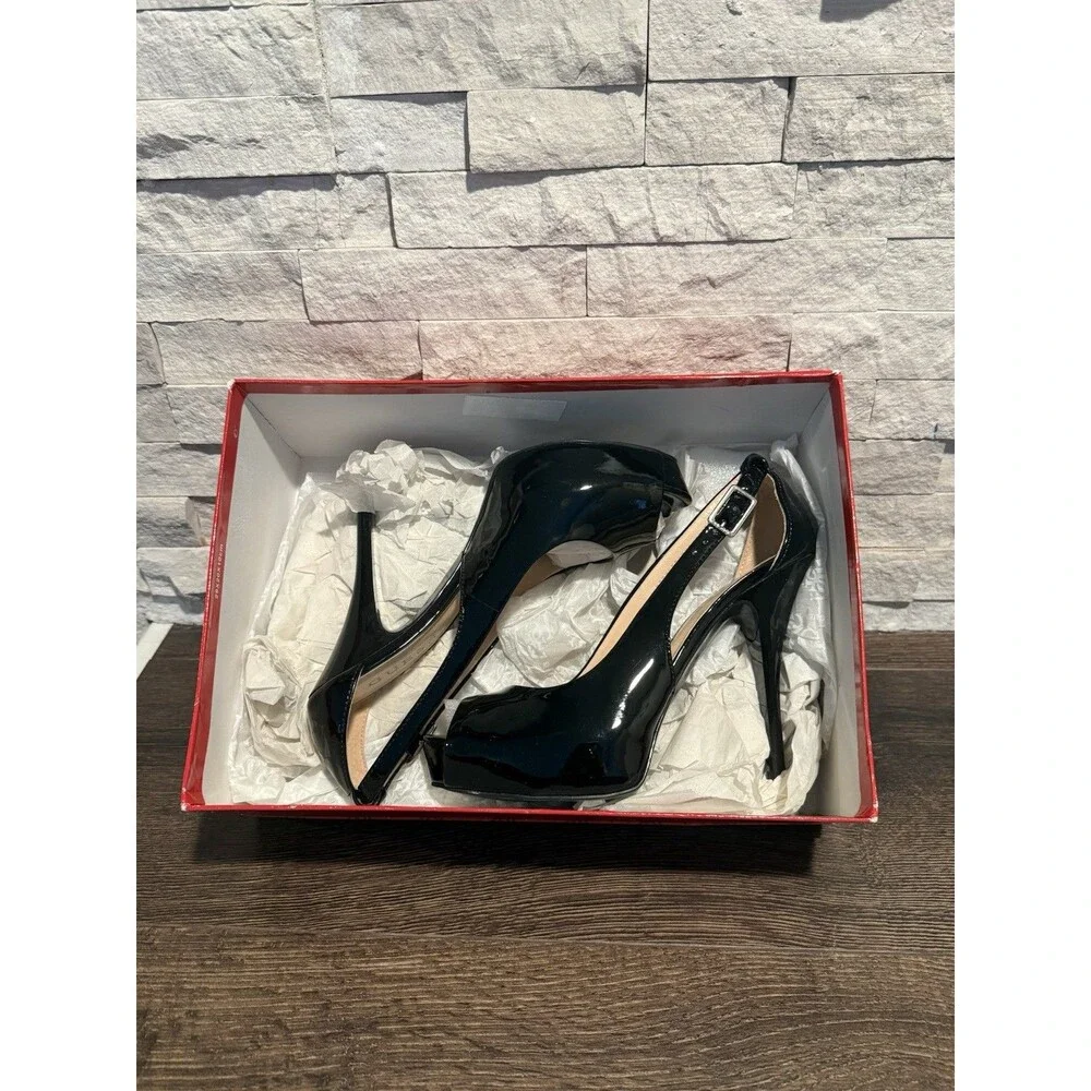 GUESS Women’s Peep Toe Platform Pumps Black Size 6 NEW The Box Shows Shelf Wear